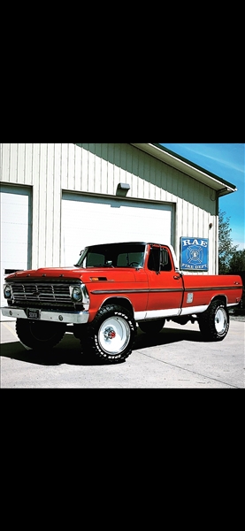 1968 Ford F-250 4x4 4-Speed 428-Powered